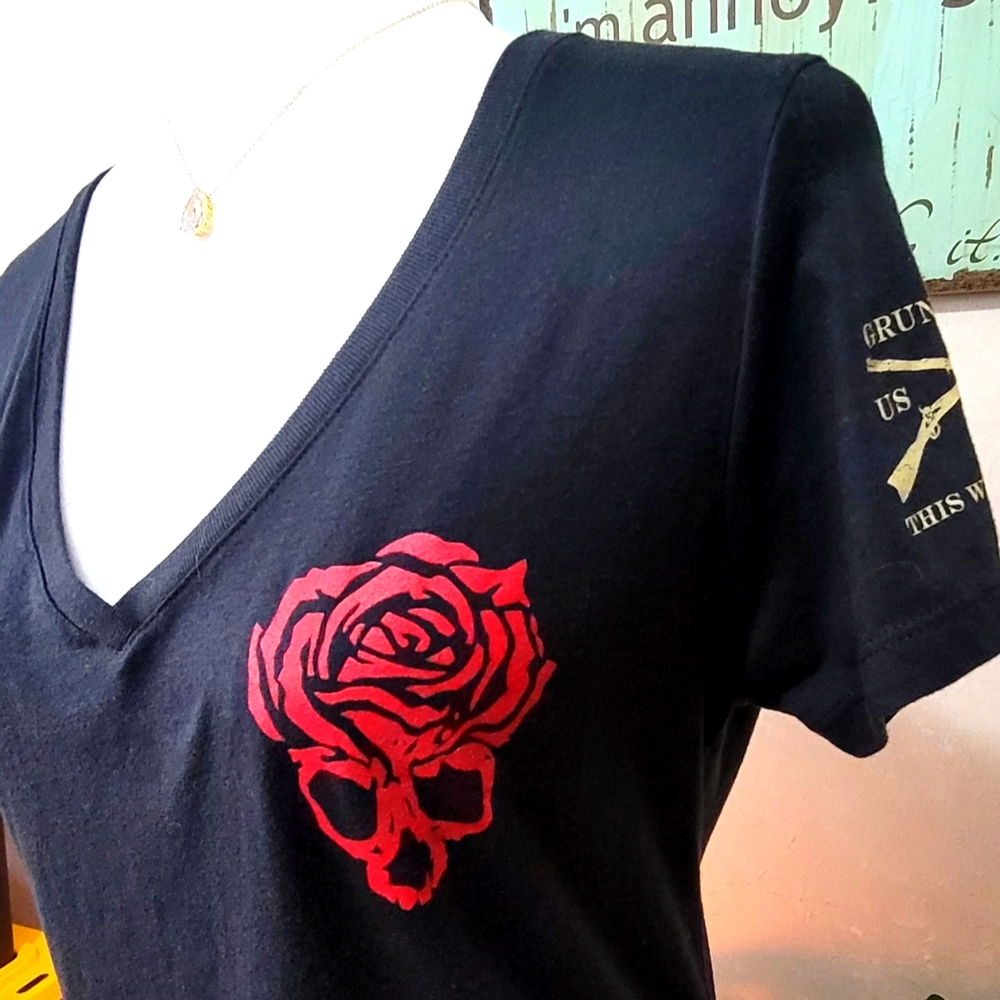 Grunt Style Black Short Sleeve V-Neck Tee with Red Rose Skull Graphic - Picture 2 of 5